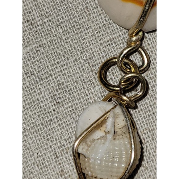 Vintage Caged Cowrie Conch Shell Necklace 60s/70s Wire Wrapped 32" Gold Tone Lei - Picture 3 of 5